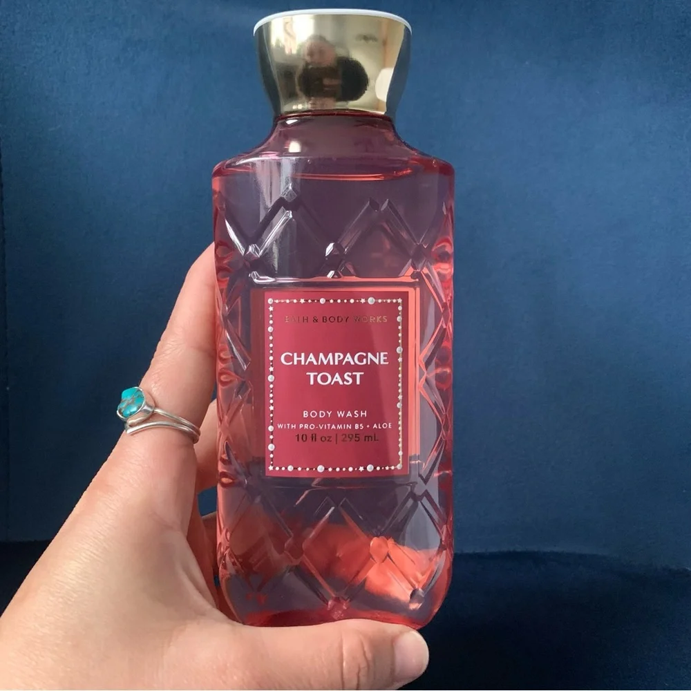 • NEW! [B&BW] Champagne Toast •